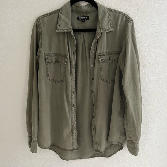 Buffalo button down (M) - Picture 2 of 6